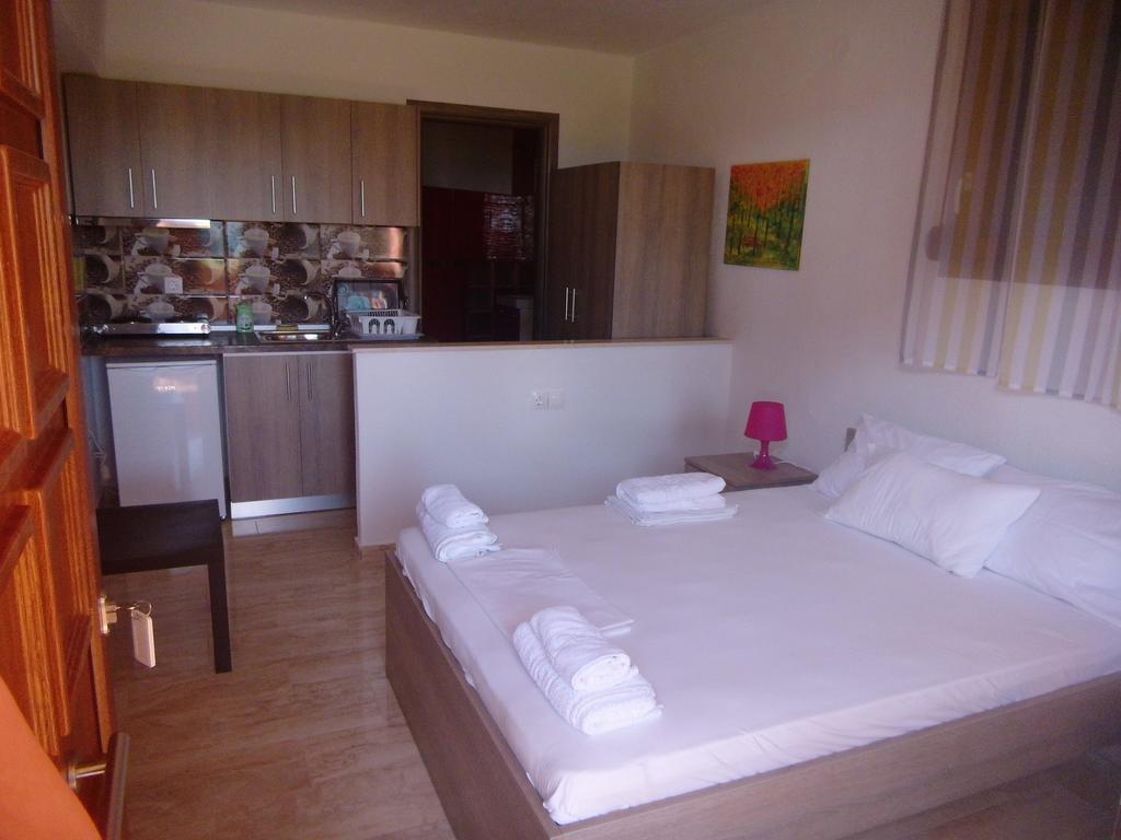 וורוורו Studios Efi Beach מראה חיצוני תמונה